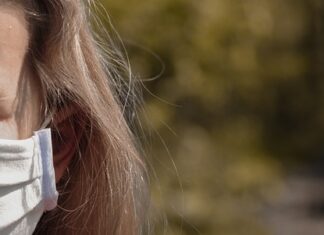 Z czego wykonane są maseczki chirurgiczne?