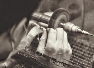 Co to jest polerowanie wibracyjne?