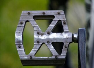 Co na podłogę antypoślizgowe?